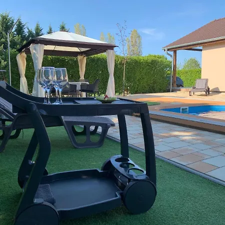 Fullhouse Apartmanhaz Apartment Zamardi