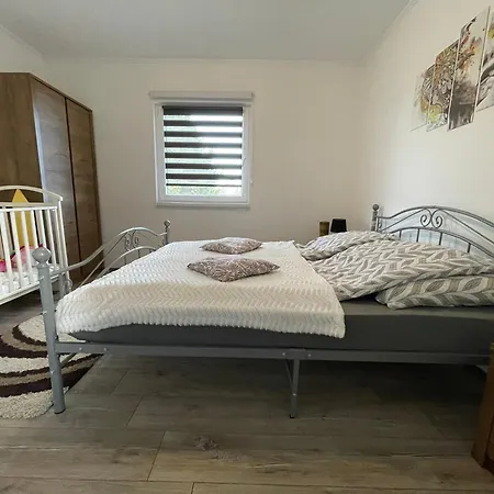 Apartment Fullhouse Apartmanhaz *