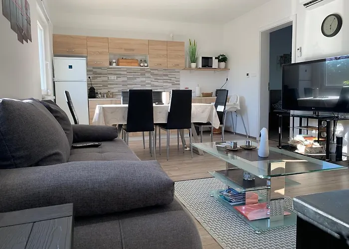 公寓 Fullhouse Apartmanhaz 扎马迪